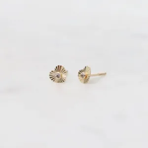 14k Yellow Gold CZ Starburst Heart Post Earrings