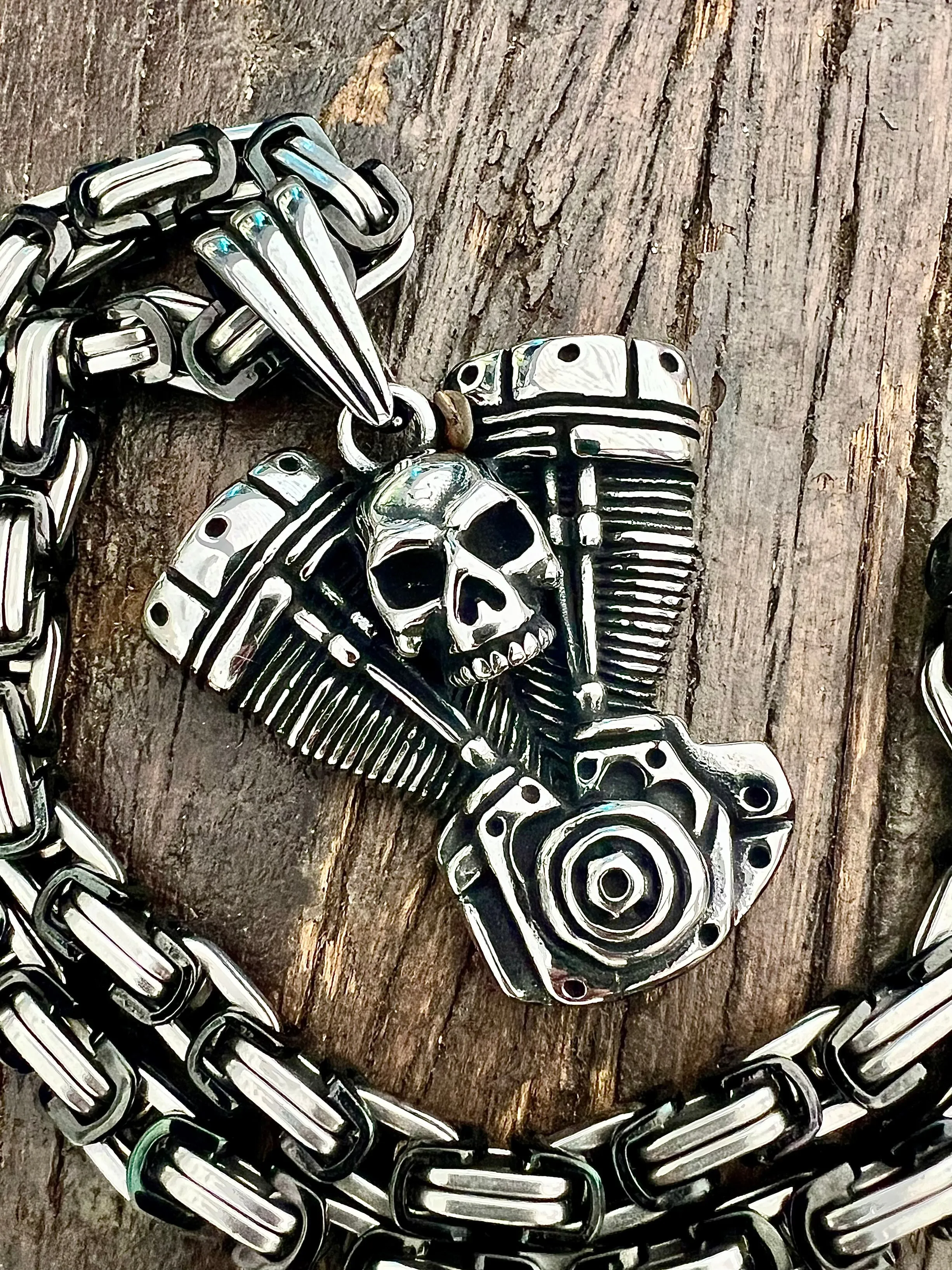 Bone Crusher - V Twin & Skull Pendant - Necklace (838)