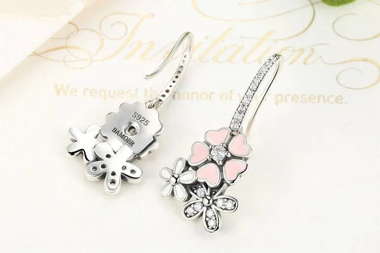 DAINTY DAISY EARRINGS