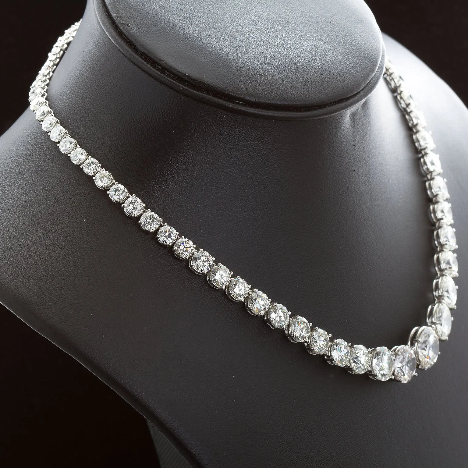 Grand Diamond Rivière Necklace 65 Carats