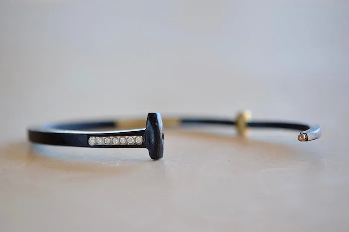 Short Stripe Seven Stone Nail Bracelet